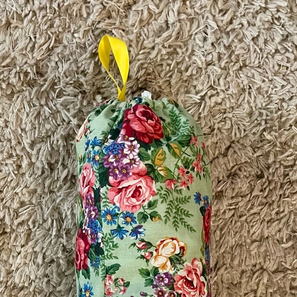 Handmade floral trash bag holder! - Picture 2 of 2